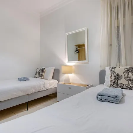 Large Seafront 3 Bedroom In The Heart Of - Mmai1-2 * Sliema