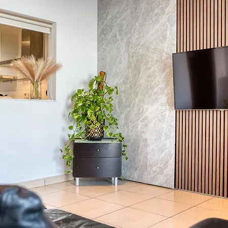 Large Seafront 3 Bedroom In The Heart Of - Mmai1-2