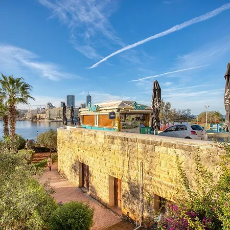 Large Seafront 3 Bedroom In The Heart Of - Mmai1-2