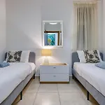 Large Seafront 3 Bedroom In The Heart Of - Mmai1-2