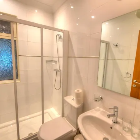 Large Seafront 3 Bedroom In The Heart Of - Mmai1-2 Lejlighed *